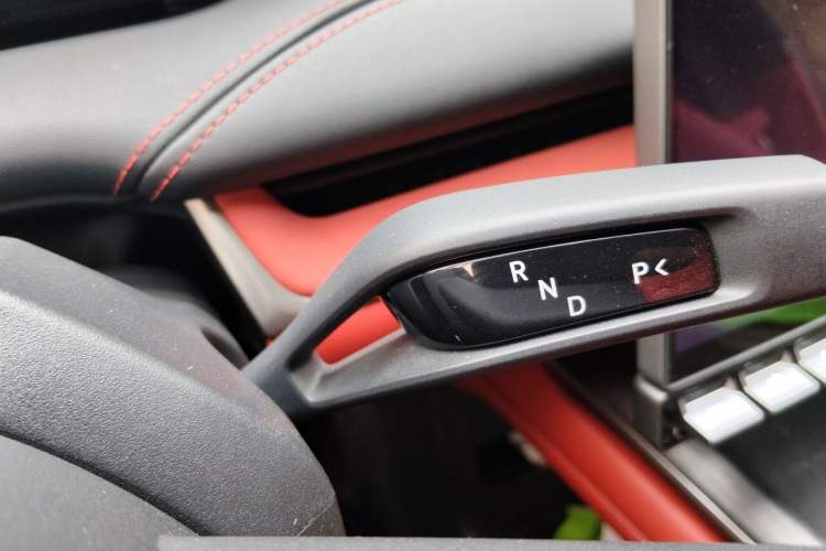 Used Xiaomi Auto SU7 2024 Four-Wheel Drive Ultra-Long Range Advanced Intelligent Driving Max Edition Gear Lever
