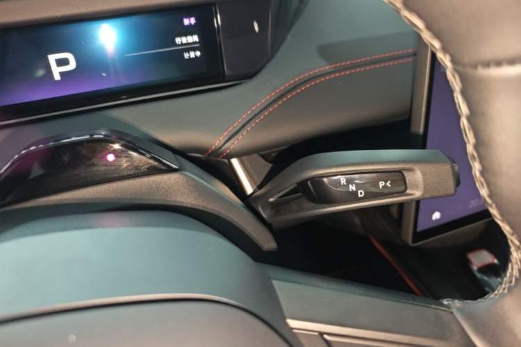 Used Xiaomi Auto SU7 2024 Four-Wheel Drive Ultra-Long Range Advanced Intelligent Driving Max Edition Gear Lever