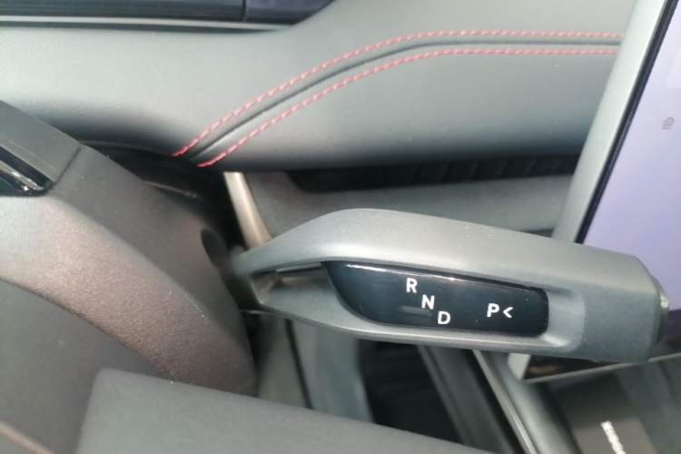 Used Xiaomi Auto SU7 2024 Rear-Drive Long-Range Intelligent Driving Version Gear Lever