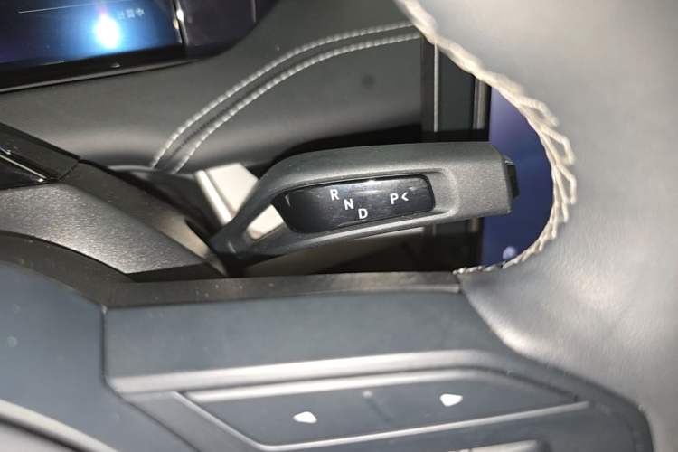 Used Xiaomi Auto SU7 2024 Four-Wheel-Drive Max Founder's Edition Gear Lever