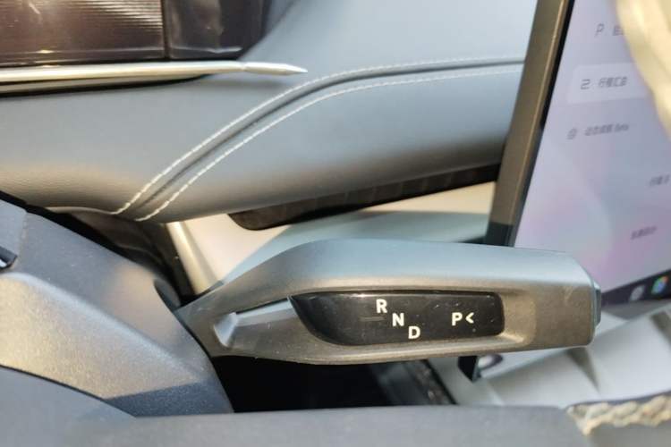 Used Xiaomi Auto SU7 2024 Four-Wheel Drive Ultra-Long Range Advanced Intelligent Driving Max Edition Gear Lever