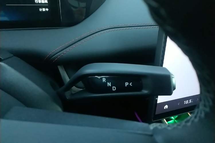 Used Xiaomi Auto SU7 2024 Rear-Drive Ultra-Long Range Advanced Pro-Level Intelligent Driving Version Gear Lever