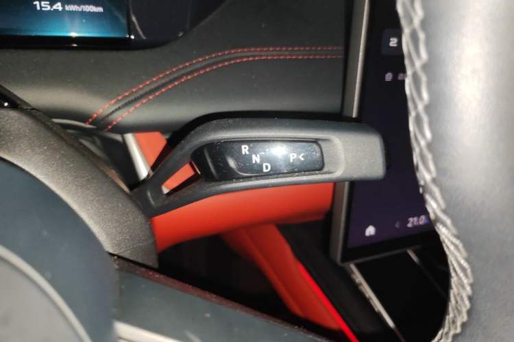 Used Xiaomi Auto SU7 2024 Four-Wheel Drive Ultra-Long Range Advanced Intelligent Driving Max Edition Gear Lever