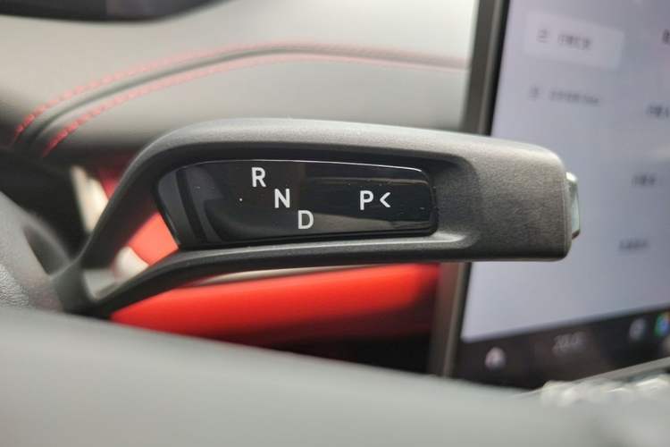 Used Xiaomi Auto SU7 2024 Rear-Drive Ultra-Long Range Advanced Pro-Level Intelligent Driving Version Gear Lever