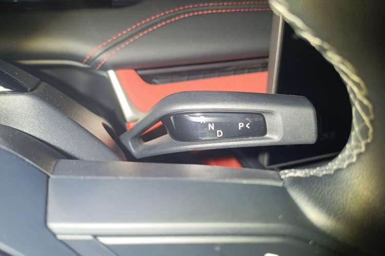 Used Xiaomi Auto SU7 2024 Rear-Drive Long-Range Intelligent Driving Version Gear Lever