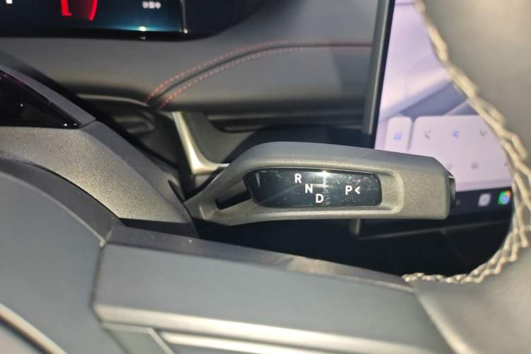 Used Xiaomi Auto SU7 2024 Four-Wheel-Drive Max Founder's Edition Gear Lever