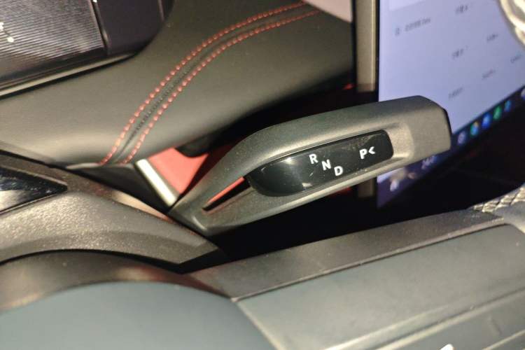 Used Xiaomi Auto SU7 2024 Rear-Drive Ultra-Long Range Advanced Pro-Level Intelligent Driving Version Gear Lever