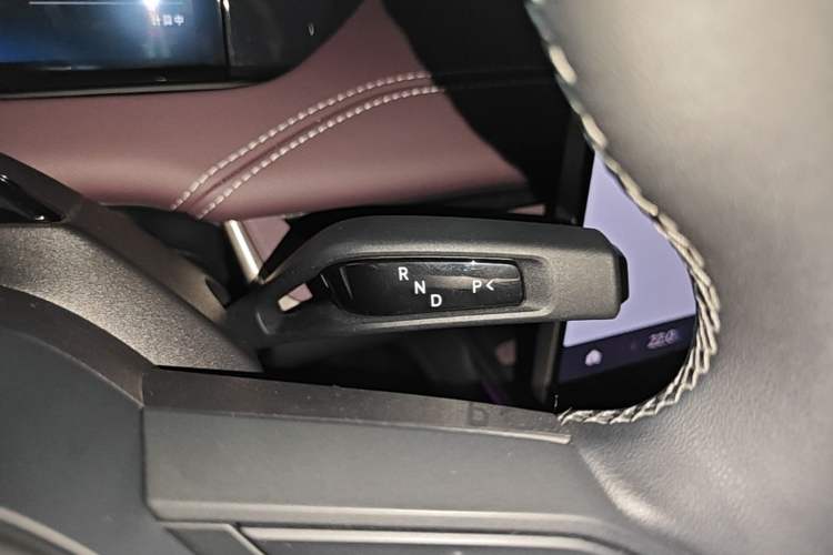 Used Xiaomi Auto SU7 2024 Rear-Drive Long-Range Intelligent Driving Version Gear Lever