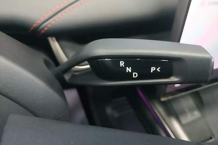 Used Xiaomi Auto SU7 2024 Four-Wheel Drive Ultra-Long Range Advanced Intelligent Driving Max Edition Gear Lever