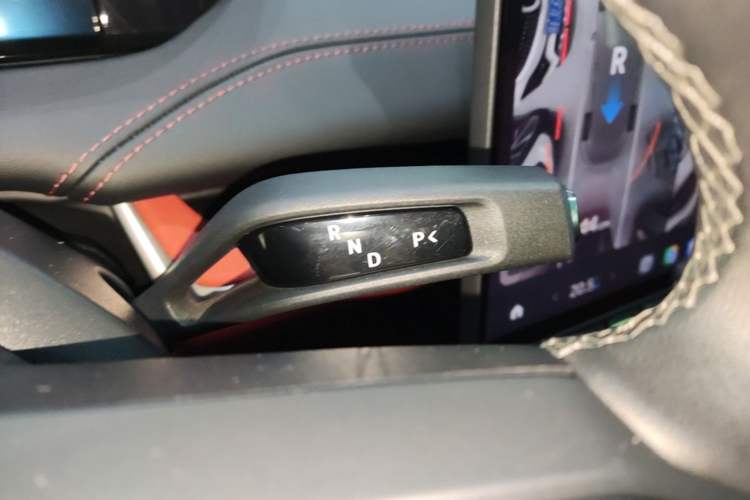 Used Xiaomi Auto SU7 2024 Rear-Drive Long-Range Intelligent Driving Version Gear Lever