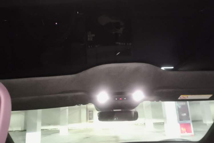 Used Xiaomi Auto SU7 2024 Four-Wheel Drive Ultra-Long Range Advanced Intelligent Driving Max Edition Headliner