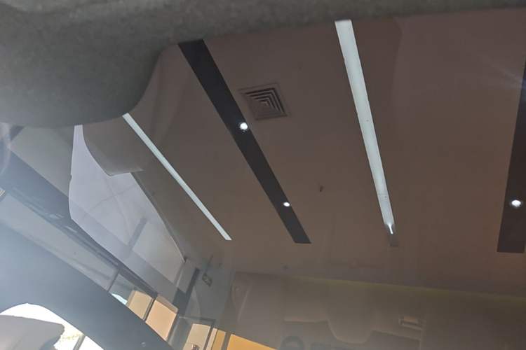 Used Xiaomi Auto SU7 2024 Rear-Drive Long-Range Intelligent Driving Version Headliner