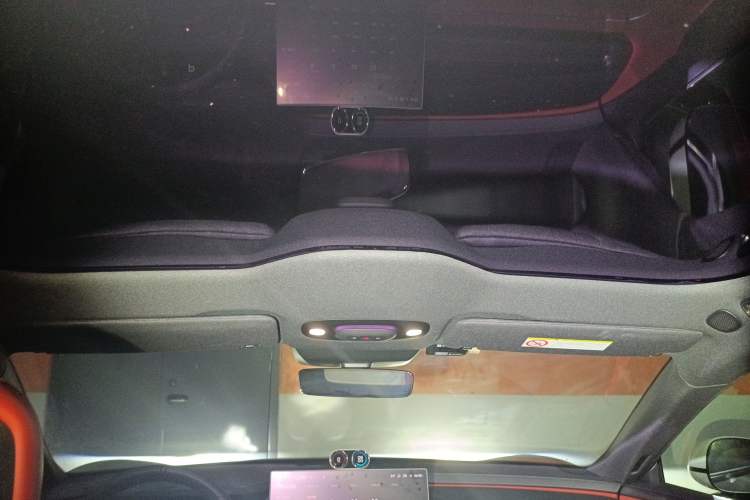 Used Xiaomi Auto SU7 2024 Rear-Drive Long-Range Intelligent Driving Version Headliner