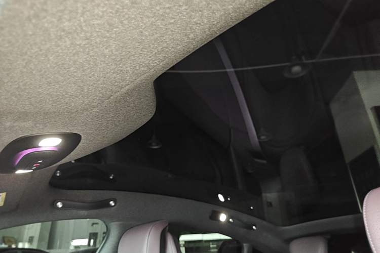 Used Xiaomi Auto SU7 2024 Rear-Drive Long-Range Intelligent Driving Version Headliner