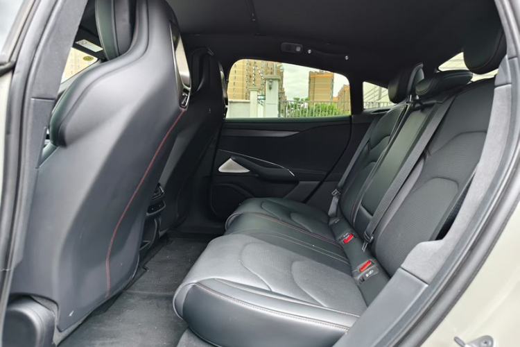 Used Xiaomi Auto SU7 2024 Four-Wheel Drive Ultra-Long Range Advanced Intelligent Driving Max Edition Interior 1