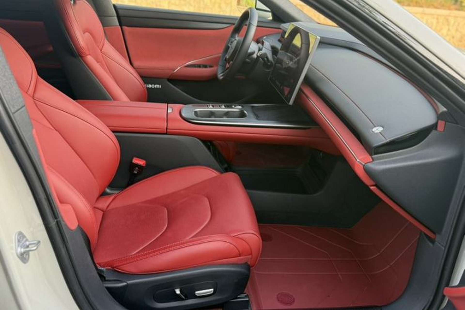 Used Xiaomi Auto SU7 2024 Rear-Drive Long-Range Intelligent Driving Version Interior 1
