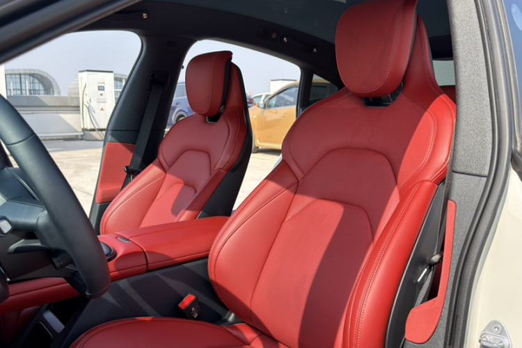 Used Xiaomi Auto SU7 2024 Rear-Drive Long-Range Intelligent Driving Version Interior 1