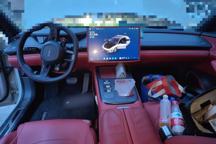 Used Xiaomi Auto SU7 2024 Rear-Drive Long-Range Intelligent Driving Version Interior 2