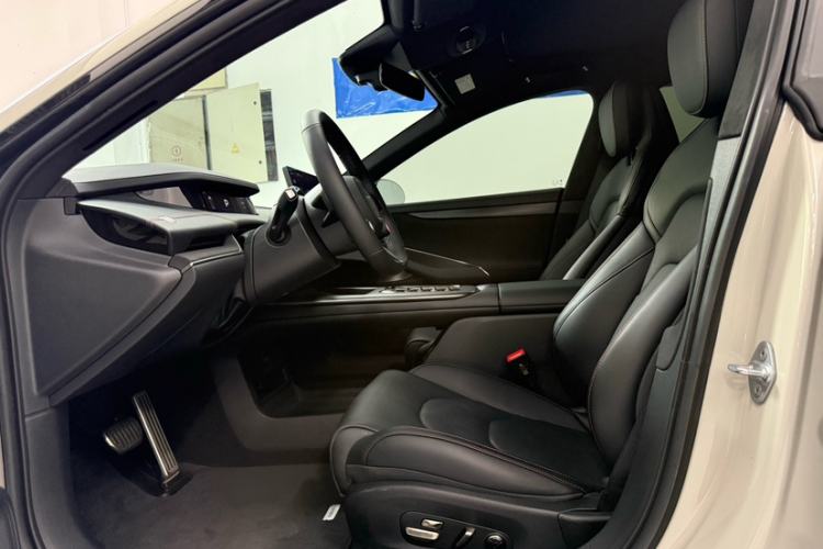 Used Xiaomi Auto SU7 2024 Four-Wheel Drive Ultra-Long Range Advanced Intelligent Driving Max Edition Interior 2
