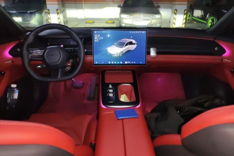 Used Xiaomi Auto SU7 2024 Rear-Drive Long-Range Intelligent Driving Version Interior 2