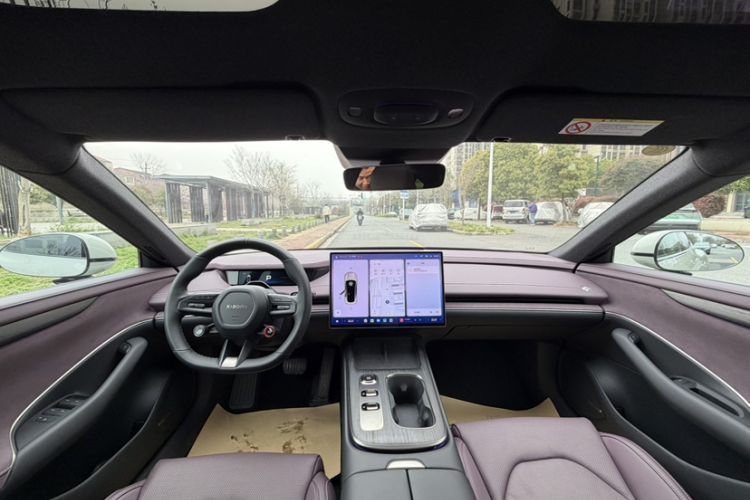 Used Xiaomi Auto SU7 2024 Rear-Drive Ultra-Long Range Advanced Pro-Level Intelligent Driving Version Interior 2