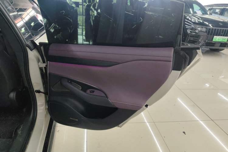 Used Xiaomi Auto SU7 2024 Four-Wheel-Drive Max Founder's Edition Interior 3