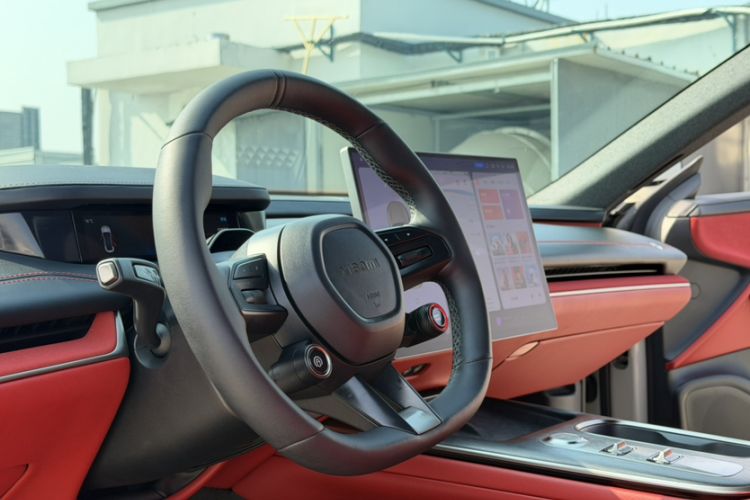 Used Xiaomi Auto SU7 2024 Rear-Drive Long-Range Intelligent Driving Version Interior 3