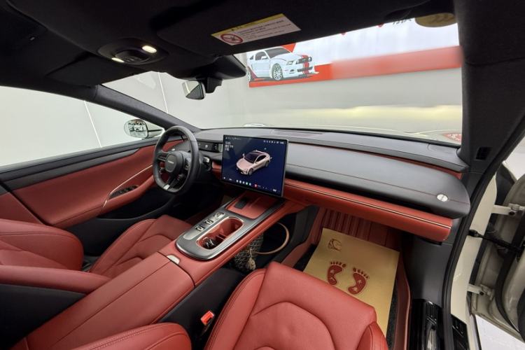 Used Xiaomi Auto SU7 2024 Rear-Drive Long-Range Intelligent Driving Version Interior 3