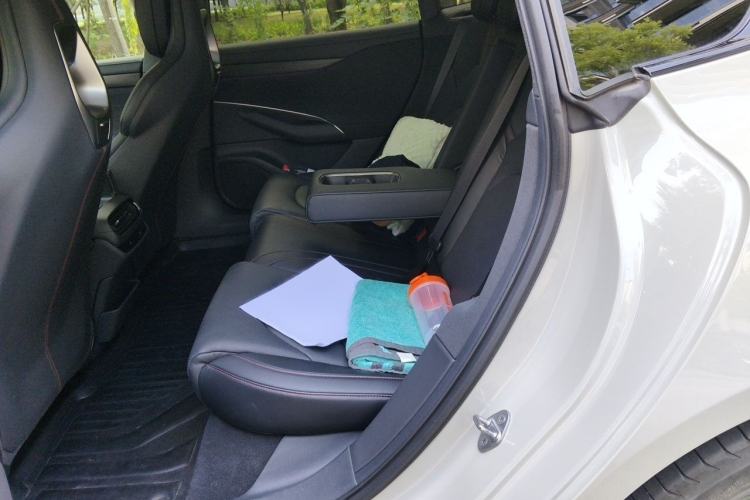 Used Xiaomi Auto SU7 2024 Rear-Drive Ultra-Long Range Advanced Pro-Level Intelligent Driving Version Interior 4