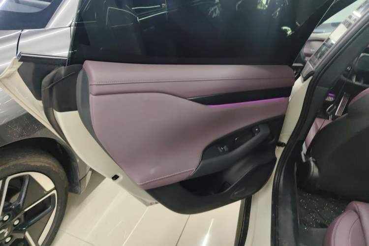 Used Xiaomi Auto SU7 2024 Four-Wheel-Drive Max Founder's Edition Interior 5
