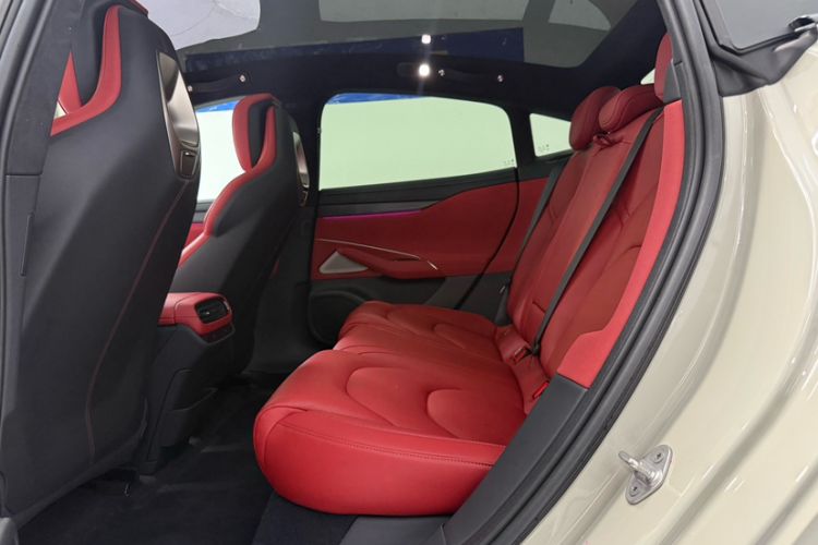 Used Xiaomi Auto SU7 2024 Four-Wheel Drive Ultra-Long Range Advanced Intelligent Driving Max Edition Interior 6