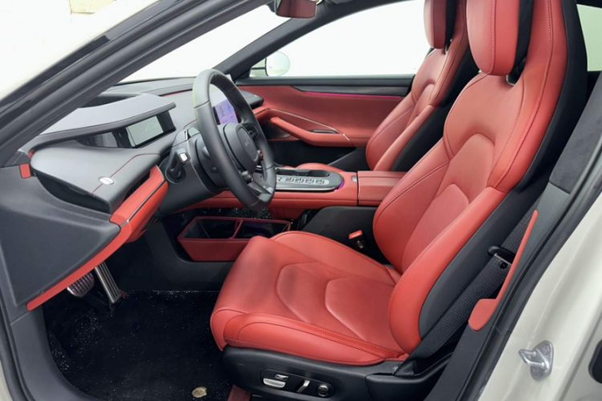Used Xiaomi Auto SU7 2024 Four-Wheel Drive Ultra-Long Range Advanced Intelligent Driving Max Edition Interior 9