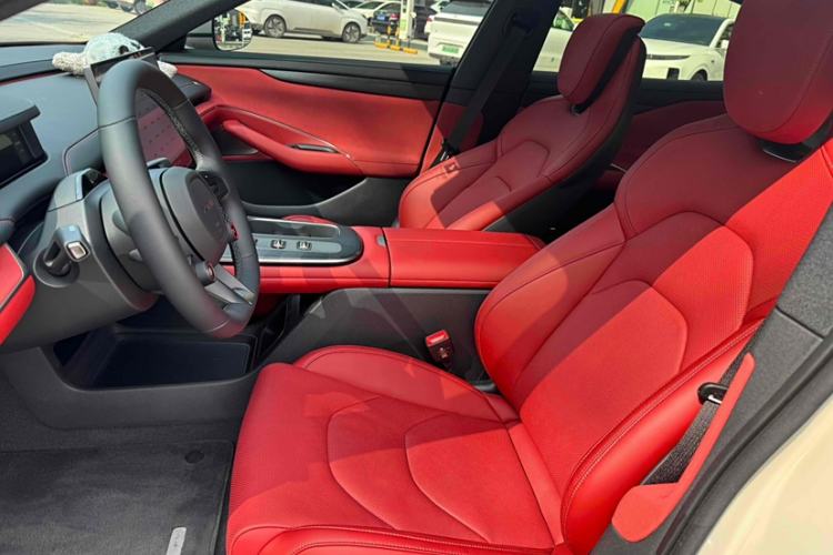 Used Xiaomi Auto SU7 2024 Rear-Drive Long-Range Intelligent Driving Version Interior 9