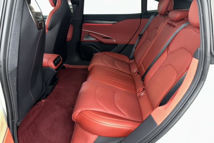 Used Xiaomi Auto SU7 2024 Rear-Drive Ultra-Long Range Advanced Pro-Level Intelligent Driving Version Interior 9