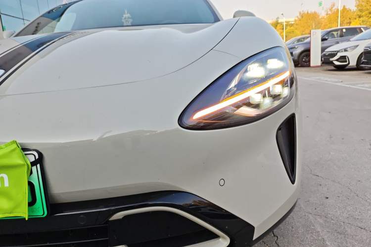 Used Xiaomi Auto SU7 2024 Rear-Drive Ultra-Long Range Advanced Pro-Level Intelligent Driving Version Left Front Headlight