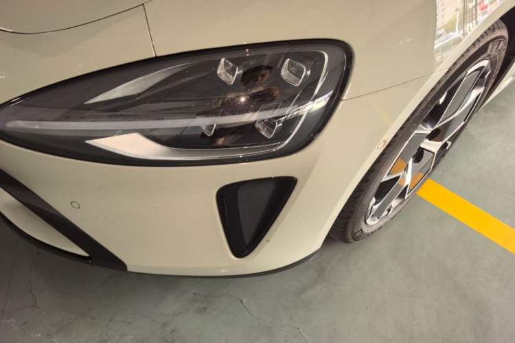 Used Xiaomi Auto SU7 2024 Rear-Drive Long-Range Intelligent Driving Version Left Front Headlight