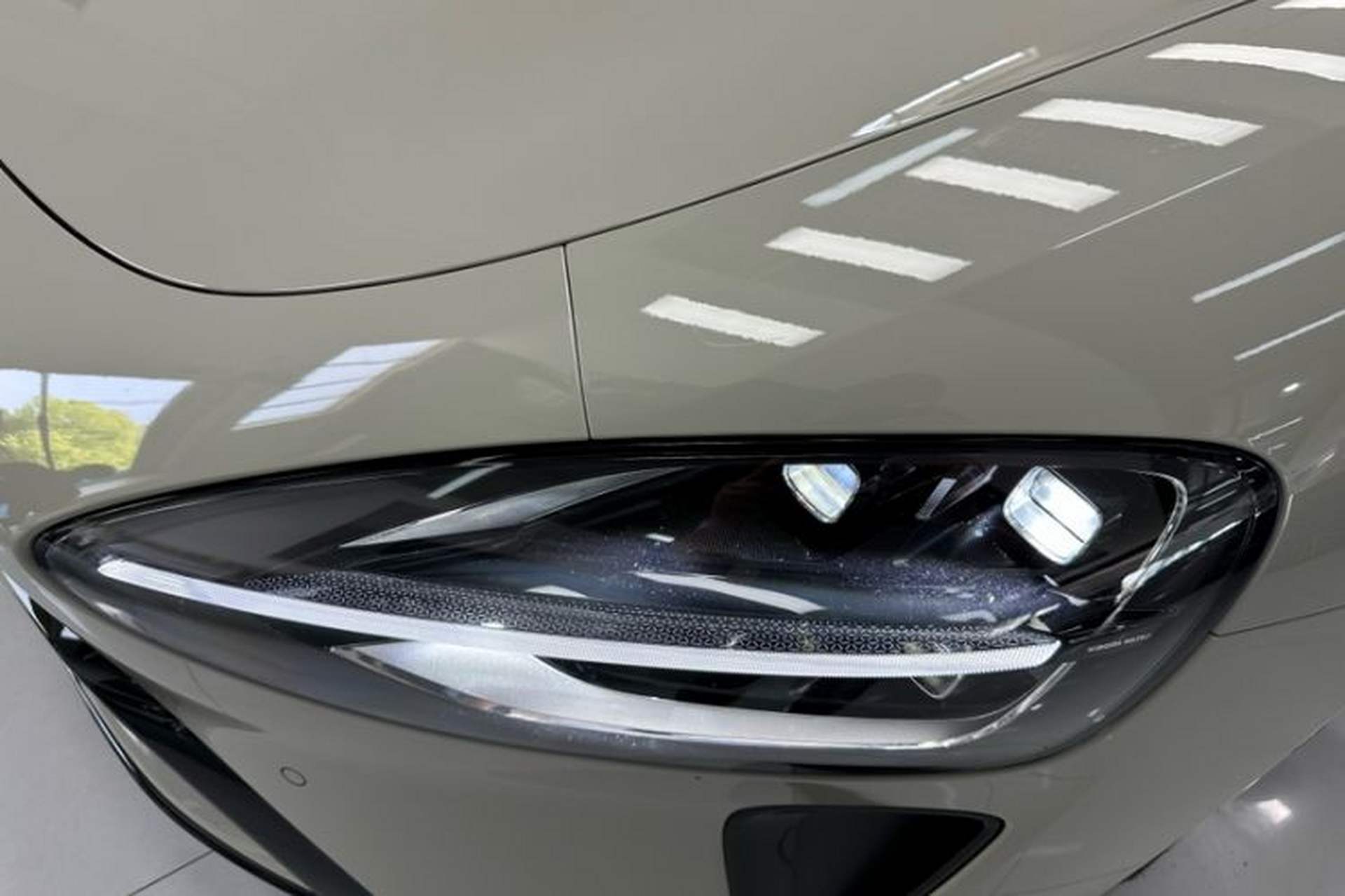Used Xiaomi Auto SU7 2024 Four-Wheel Drive Ultra-Long Range Advanced Intelligent Driving Max Edition Left Front Headlight