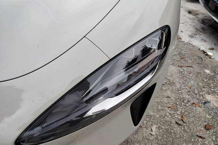 Used Xiaomi Auto SU7 2024 Rear-Drive Ultra-Long Range Advanced Pro-Level Intelligent Driving Version Left Front Headlight