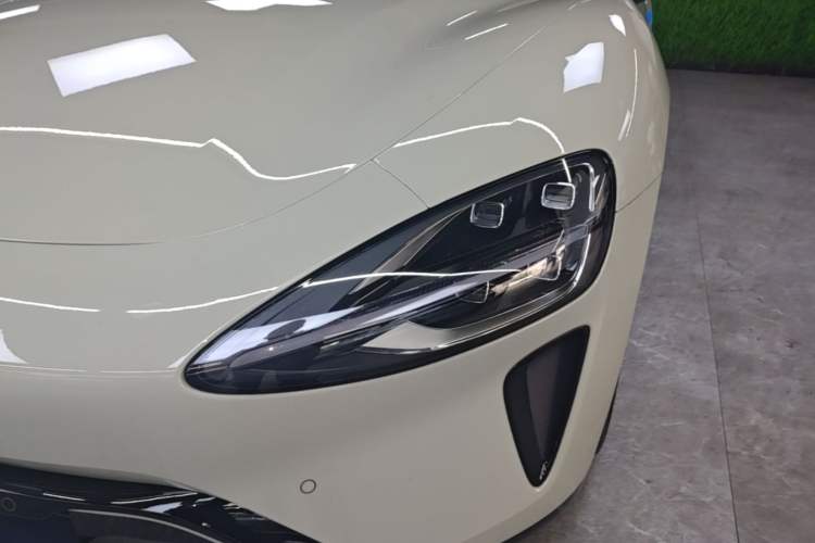Used Xiaomi Auto SU7 2024 Rear-Drive Ultra-Long Range Advanced Pro-Level Intelligent Driving Version Left Front Headlight