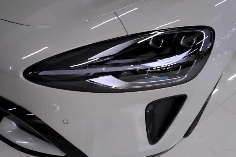 Used Xiaomi Auto SU7 2024 Rear-Drive Ultra-Long Range Advanced Pro-Level Intelligent Driving Version Left Front Headlight