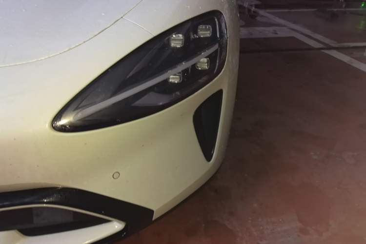 Used Xiaomi Auto SU7 2024 Rear-Drive Ultra-Long Range Advanced Pro-Level Intelligent Driving Version Left Front Headlight