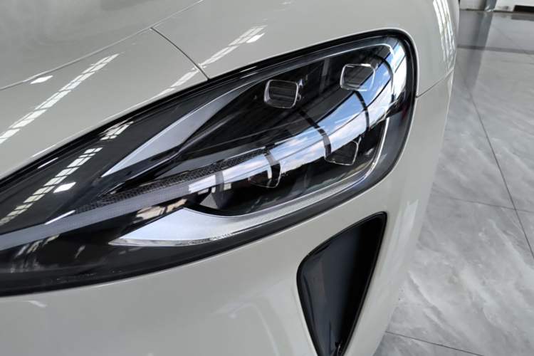Used Xiaomi Auto SU7 2024 Rear-Drive Long-Range Intelligent Driving Version Left Front Headlight