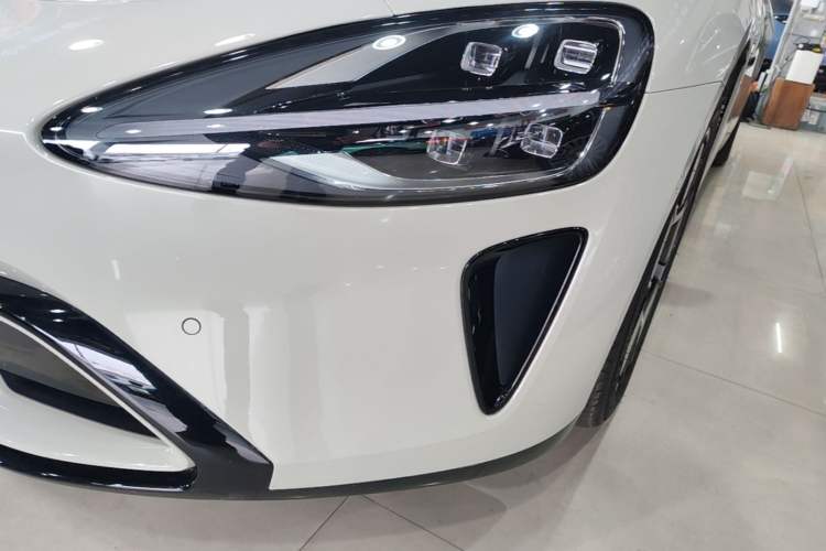 Used Xiaomi Auto SU7 2024 Rear-Drive Long-Range Intelligent Driving Version Left Front Headlight