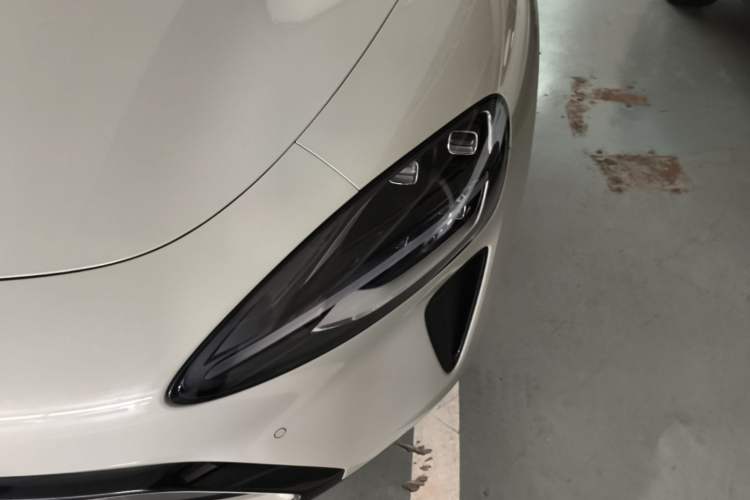 Used Xiaomi Auto SU7 2024 Rear-Drive Ultra-Long Range Advanced Pro-Level Intelligent Driving Version Left Front Headlight