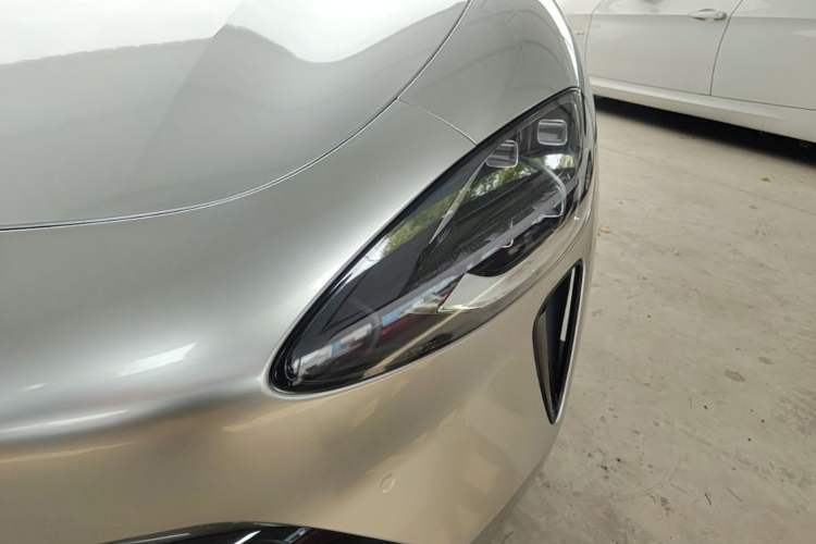 Used Xiaomi Auto SU7 2024 Rear-Drive Ultra-Long Range Advanced Pro-Level Intelligent Driving Version Left Front Headlight