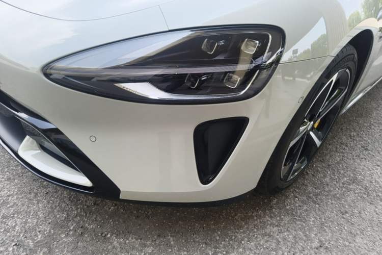 Used Xiaomi Auto SU7 2024 Four-Wheel Drive Ultra-Long Range Advanced Intelligent Driving Max Edition Left Front Headlight