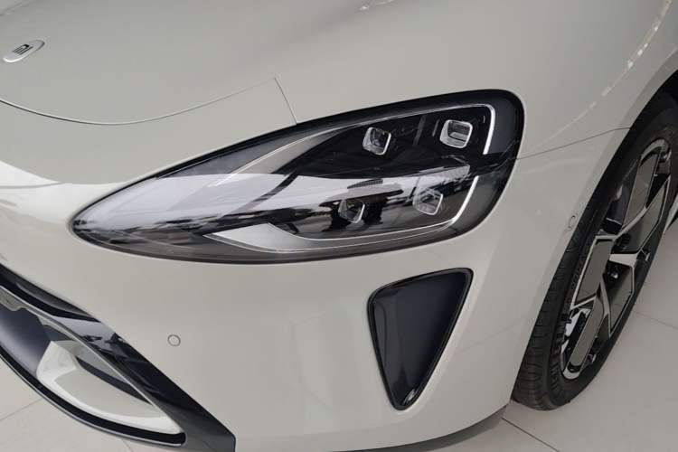 Used Xiaomi Auto SU7 2024 Rear-Drive Long-Range Intelligent Driving Version Left Front Headlight