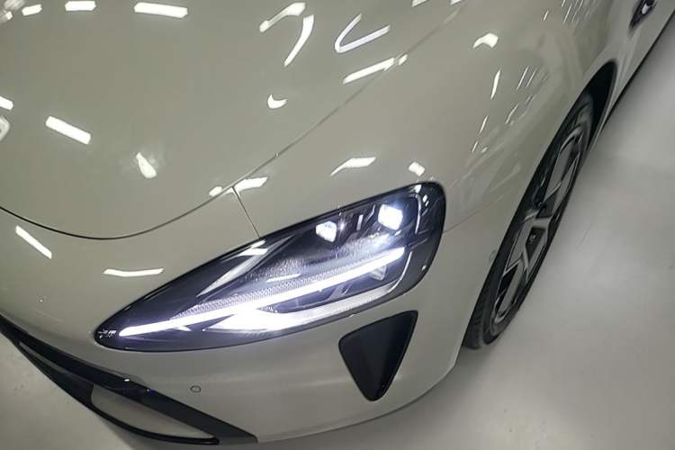 Used Xiaomi Auto SU7 2024 Rear-Drive Long-Range Intelligent Driving Version Left Front Headlight