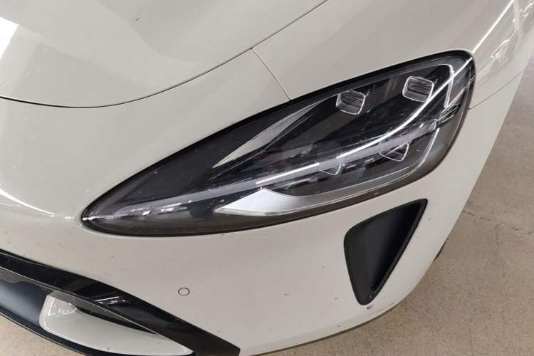 Used Xiaomi Auto SU7 2024 Rear-Drive Long-Range Intelligent Driving Version Left Front Headlight