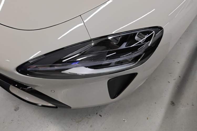 Used Xiaomi Auto SU7 2024 Rear-Drive Ultra-Long Range Advanced Pro-Level Intelligent Driving Version Left Front Headlight